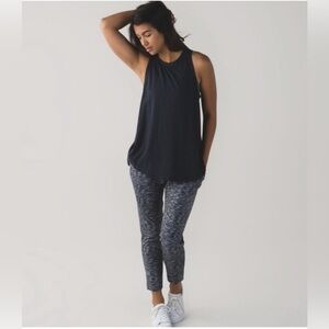 LULULEMON Jet Crop Slim Size 8 Static White, EEUC